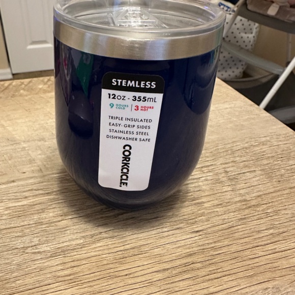 Corkcicle drink wear - Picture 7 of 9